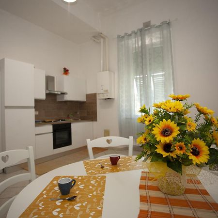 Apartamento Casa Dea Livorno Exterior foto